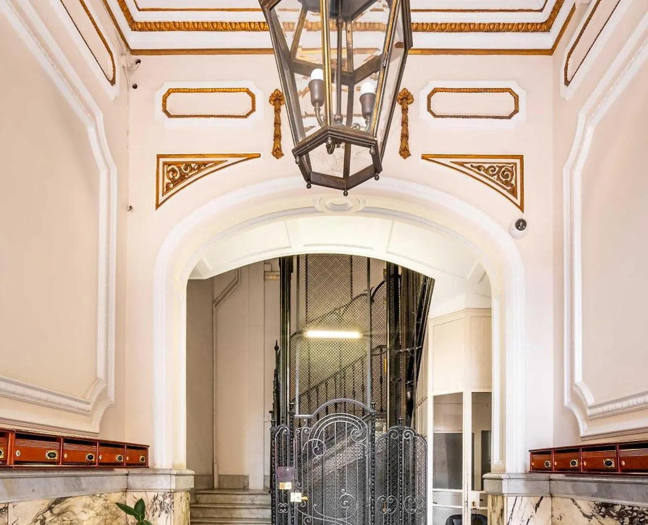 Ronda Sant Pere Private City Center 3Bedroom Suite B Barcelona Spain
